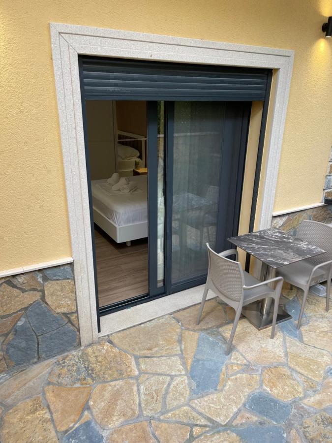 Arial Trinity Suites Vlorë Exterior foto
