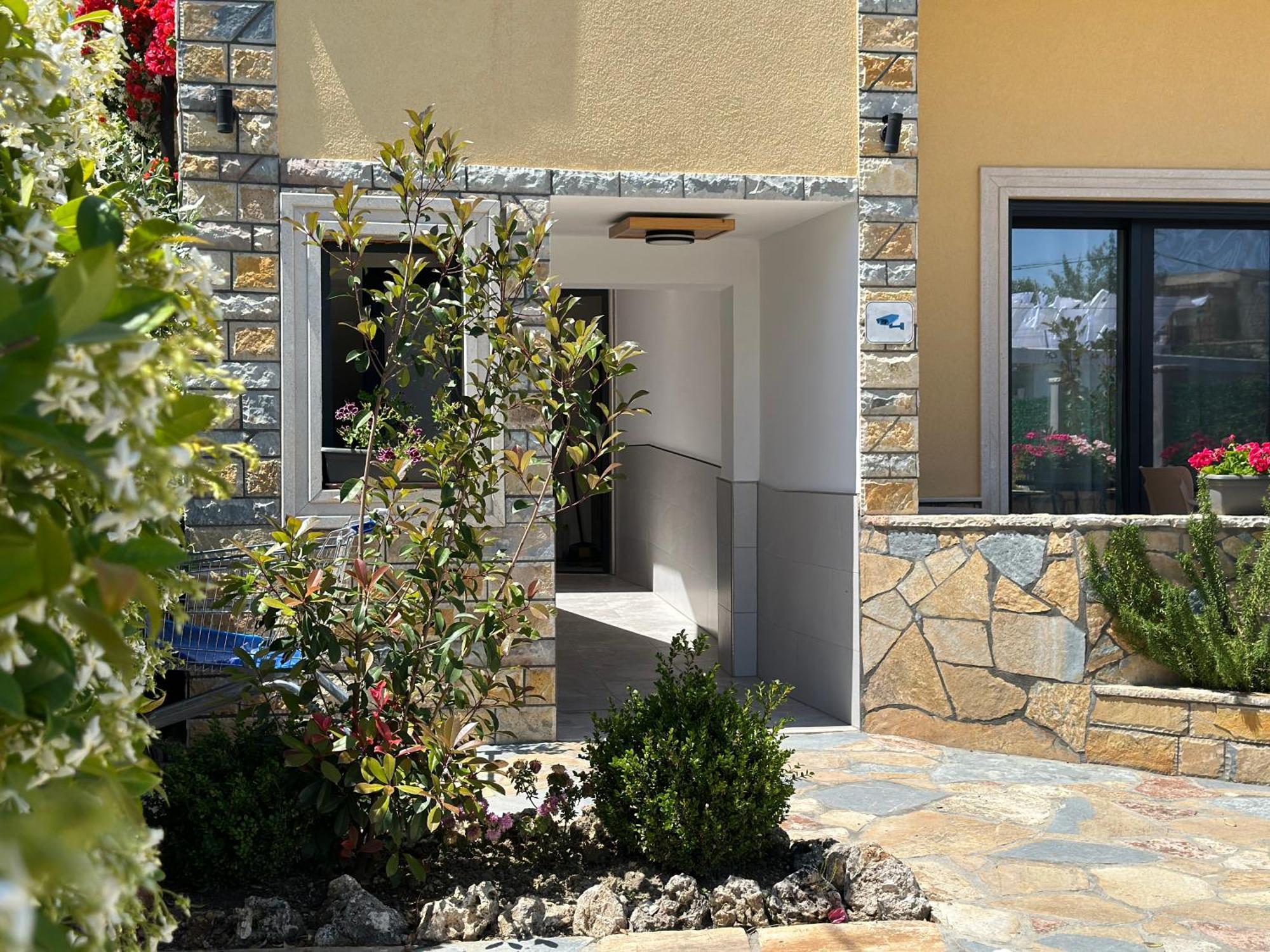 Arial Trinity Suites Vlorë Exterior foto