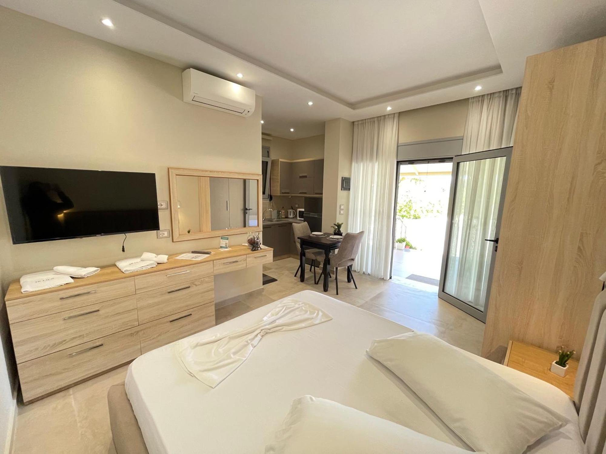 Arial Trinity Suites Vlorë Exterior foto