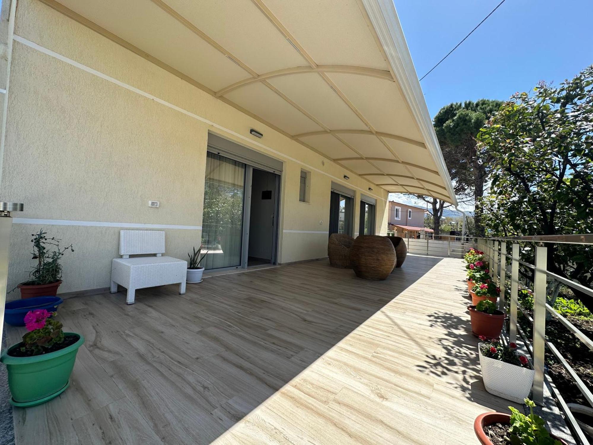 Arial Trinity Suites Vlorë Exterior foto