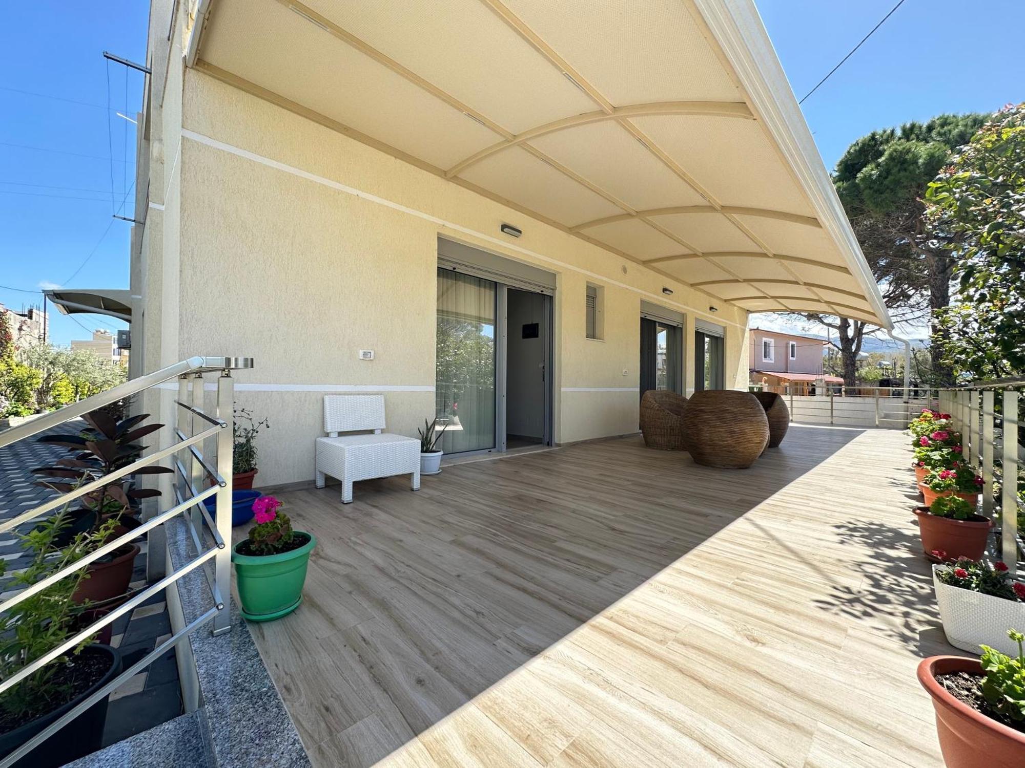 Arial Trinity Suites Vlorë Exterior foto