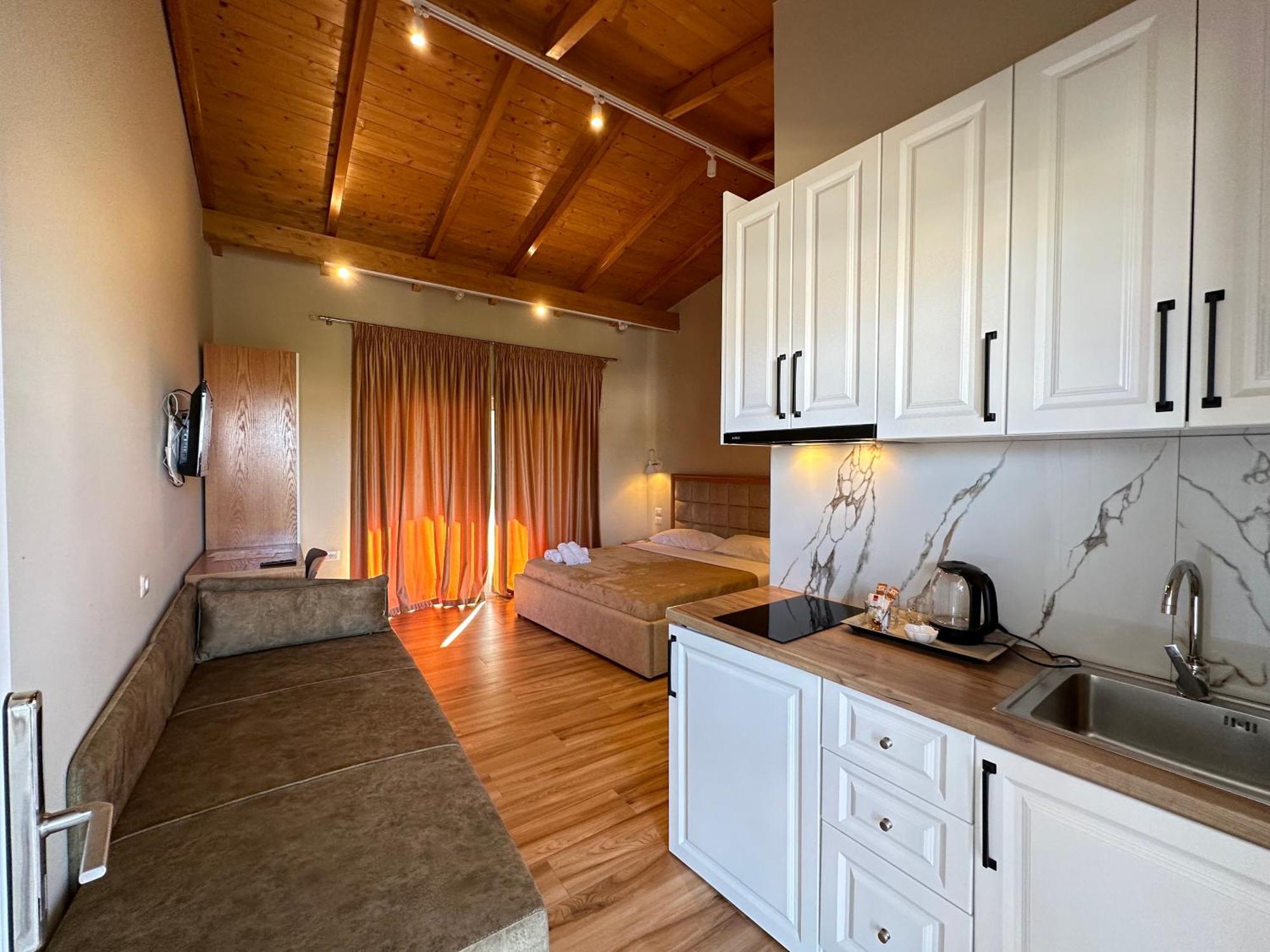 Arial Trinity Suites Vlorë Exterior foto